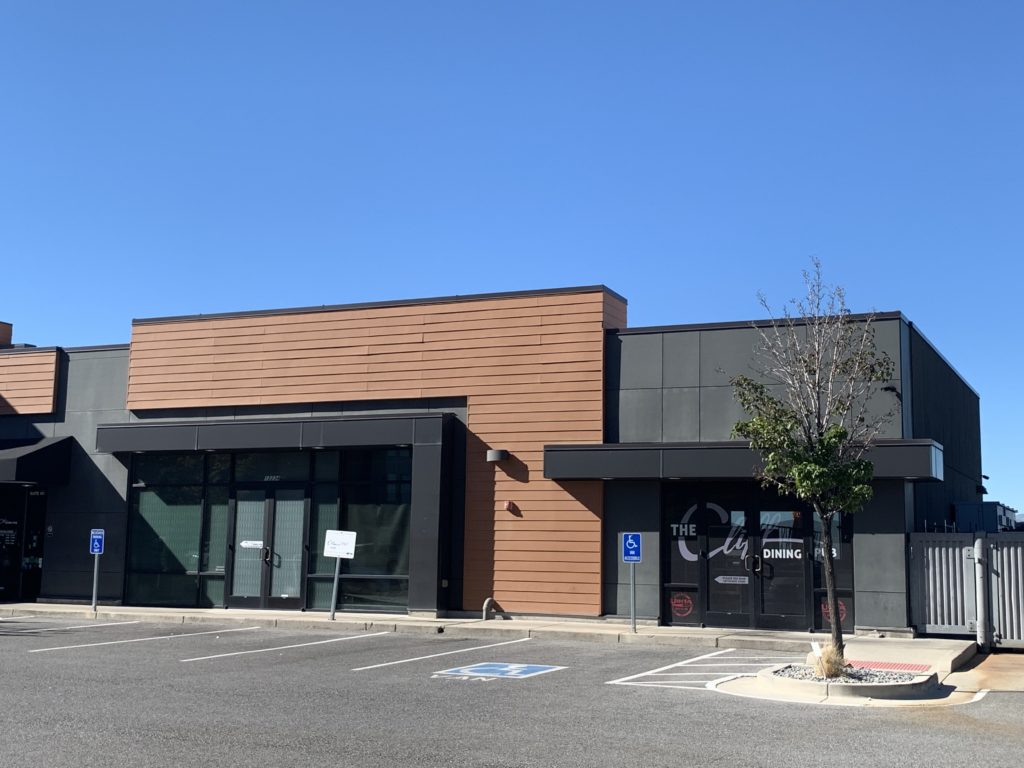 to show what the cliff house dining pub in draper utah looks like from the outside